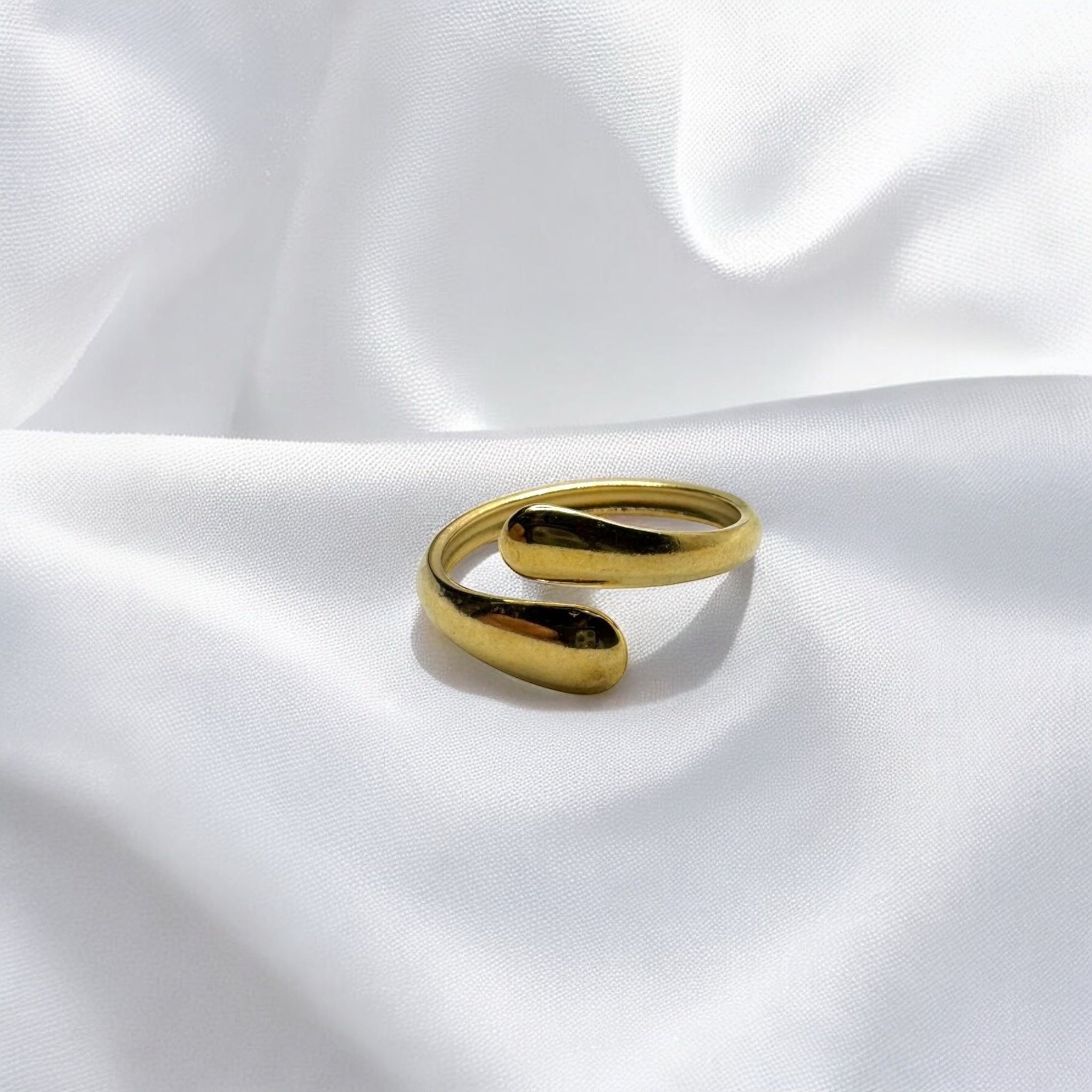 Anello lumia gold regolabile Sharifa Crystals